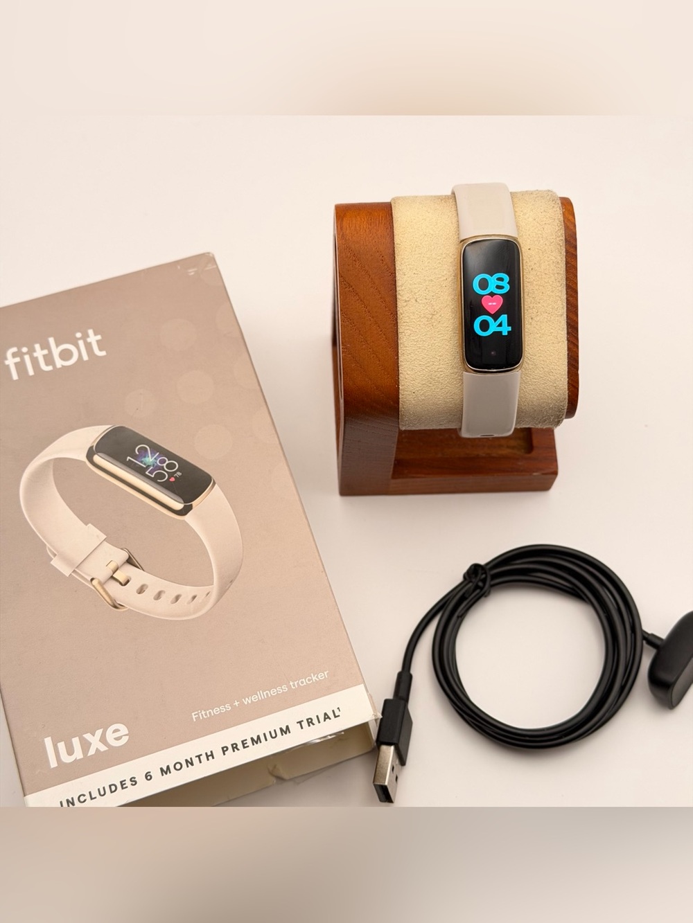 Fitbit Luxe, Full Set, Gold/white, Charger Included, Manuals, Tested, Smartwatch